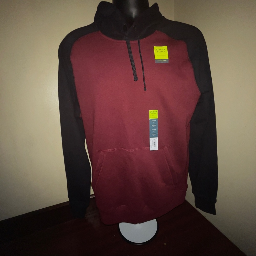 Brand : Tek Gear Size : S Color : Red and Black